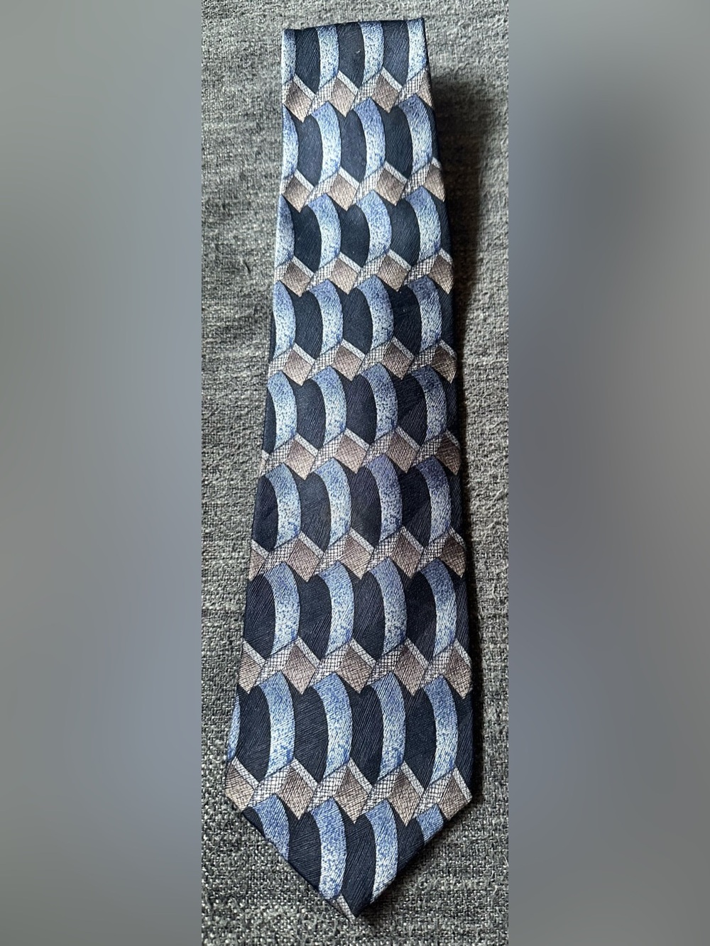 COCKTAIL COLLECTION Modern Geometric Men's Tie in Blue and Gray